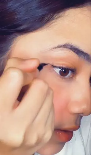 Rahasia makeup simpel ala Syifa Hadju Berbagai sumber Rahasia makeup simpel ala Syifa Hadju Berbagai sumber