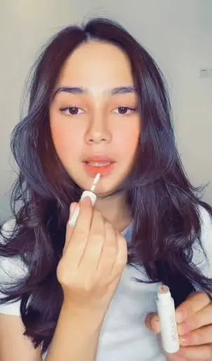 Rahasia makeup simpel ala Syifa Hadju Berbagai sumber Rahasia makeup simpel ala Syifa Hadju Berbagai sumber