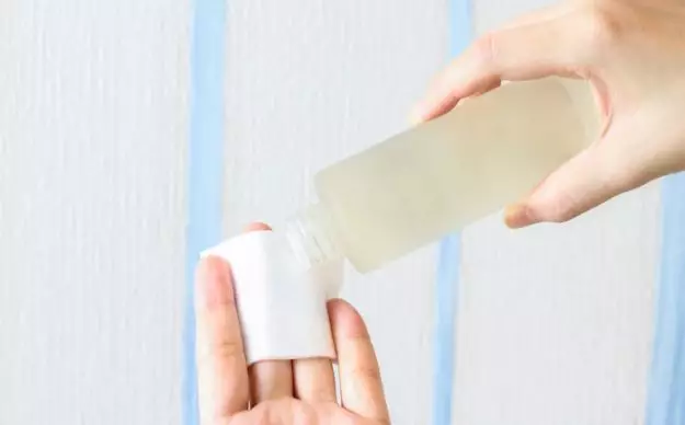 Tips makeup antiluntur untuk kulit berminyak freepik.com Tips makeup antiluntur untuk kulit berminyak freepik.com