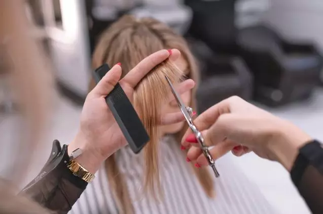 Tips merawat rambut panjang agar tak mudah rontok freepik.com Tips merawat rambut panjang agar tak mudah rontok freepik.com