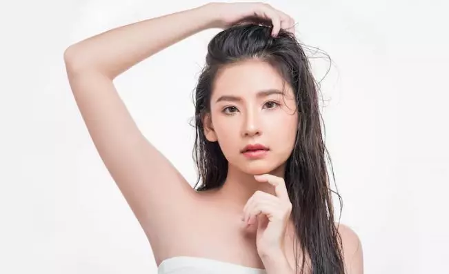 Perawatan rambut berhijab ala Kesha Ratuliu Berbagai sumber