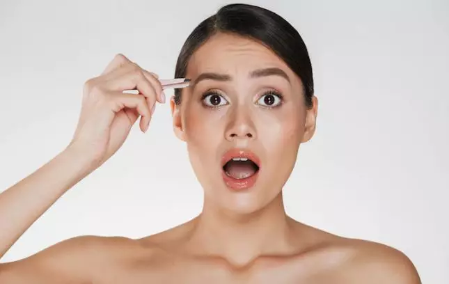 Cara gunakan pensil alis agar natural dan rapi freepik.com Cara gunakan pensil alis agar natural dan rapi freepik.com