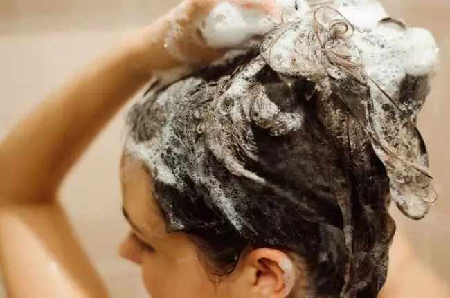 Perawatan rambut berhijab Sivia Azizah Berbagai sumber Perawatan rambut berhijab Sivia Azizah Berbagai sumber