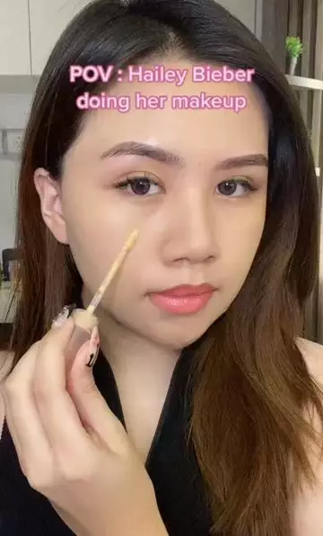 Wanita ini bagikan tutorial makeup ala Hailey Bieber TikTok