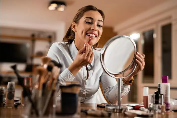 Tips membuat ombre lips ala Korea Berbagai sumber