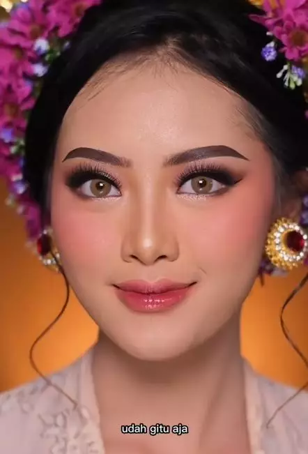Trik atasi eyeliner tercoret tanpa merusak base makeup Instagram