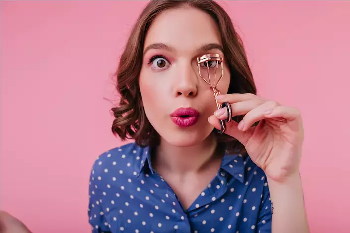 Tips gunakan bulu mata palsu bagi pemula Freepik.com Tips gunakan bulu mata palsu bagi pemula Freepik.com