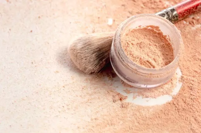 Tips makeup antiluntur saat cuaca panas freepik.com Tips makeup antiluntur saat cuaca panas freepik.com