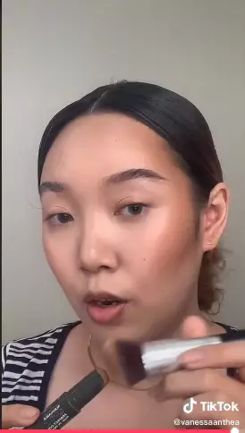 Cara gunakan contour stick Berbagai sumber Cara gunakan contour stick Berbagai sumber