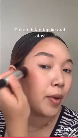 Cara gunakan contour stick Berbagai sumber Cara gunakan contour stick Berbagai sumber