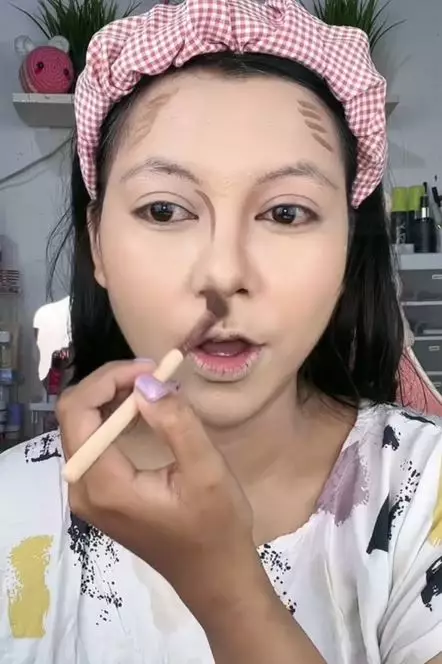 Wanita ini bagikan tutorial makeup ala Jepang TikTok Wanita ini bagikan tutorial makeup ala Jepang TikTok
