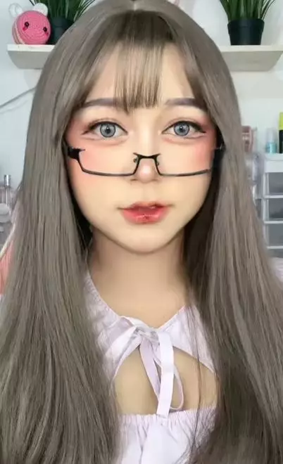 Wanita ini bagikan tutorial makeup ala Jepang TikTok Wanita ini bagikan tutorial makeup ala Jepang TikTok