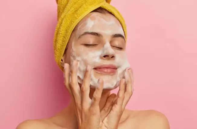 Skincare rutin pesinetron Marcella Daryanani Berbagai sumber