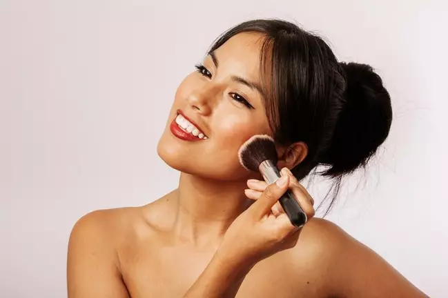Daily makeup natural ala Glenca Chysara Berbagai sumber Daily makeup natural ala Glenca Chysara Berbagai sumber