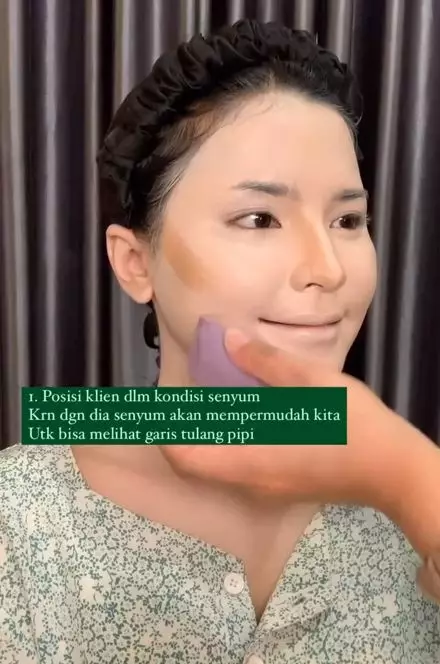 Tips aplikasikan cream contour ala MUA ini bikin riasan tampak natural Instagram Tips aplikasikan cream contour ala MUA ini bikin riasan tampak natural Instagram