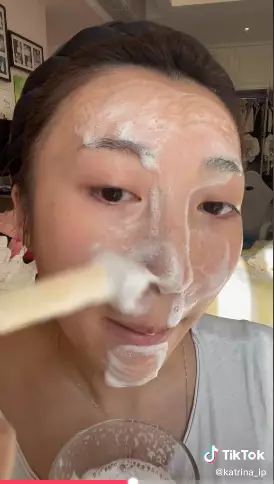 tips mencuci wajah menggunakan brush  Berbagai sumber