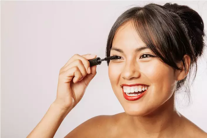 Step Daily makeup fresh ala Hanggini  Berbagai sumber