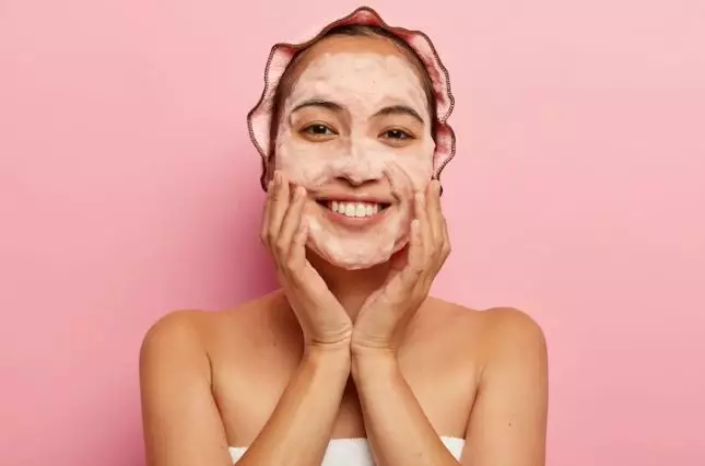 Skincare rutin pesinetron Sheza Idris Berbagai sumber Skincare rutin pesinetron Sheza Idris Berbagai sumber