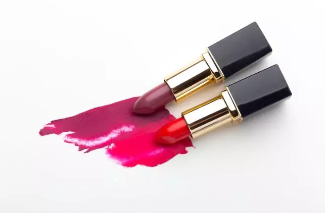 Tips makeup pemilik pipi chubby freepik.com Tips makeup pemilik pipi chubby freepik.com