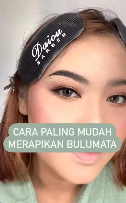 Cara rapikan bulu mata palsu ala MUA ini simpel dan tampak natural Instagram