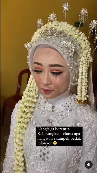 makeup pengantin luntur Berbagai sumber