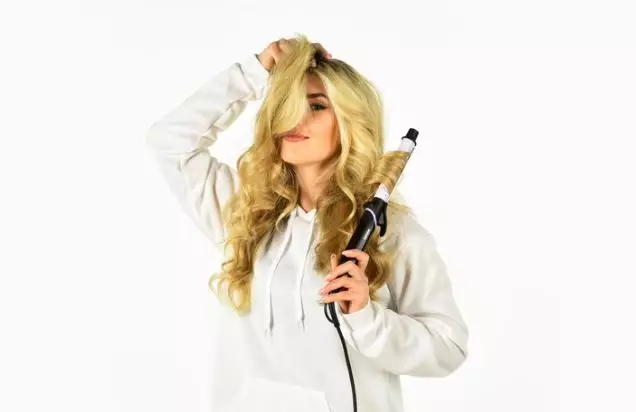 Cara curly rambut agar awet tanpa hair spray freepik.com Cara curly rambut agar awet tanpa hair spray freepik.com