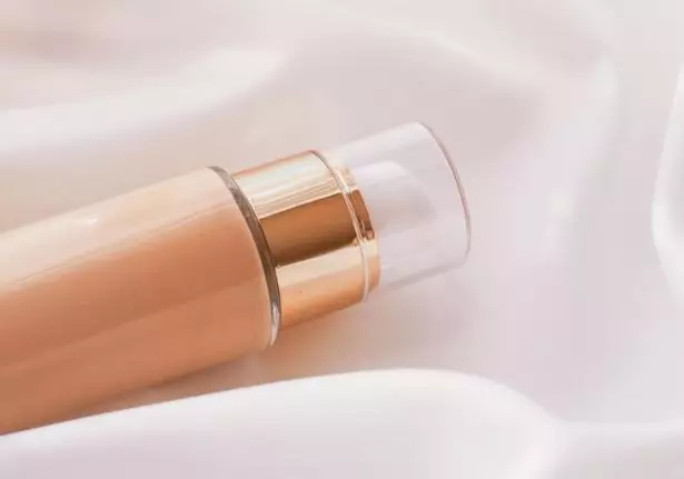 Tips makeup untuk tutupi pori-pori besar freepik.com