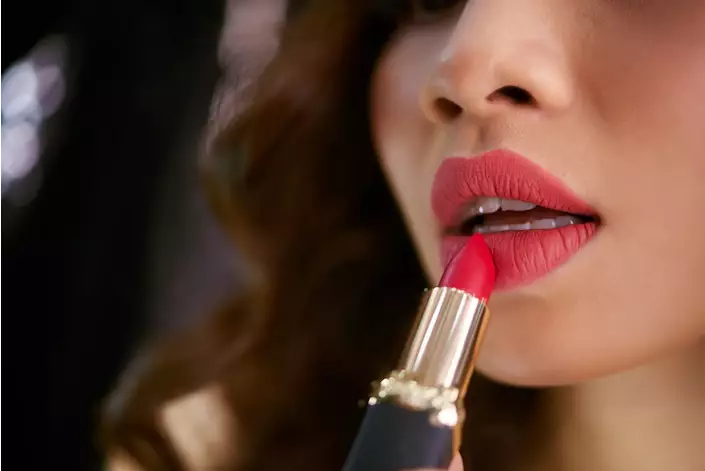 Tips agar lipstik tahan lama di bibir Berbagai sumber