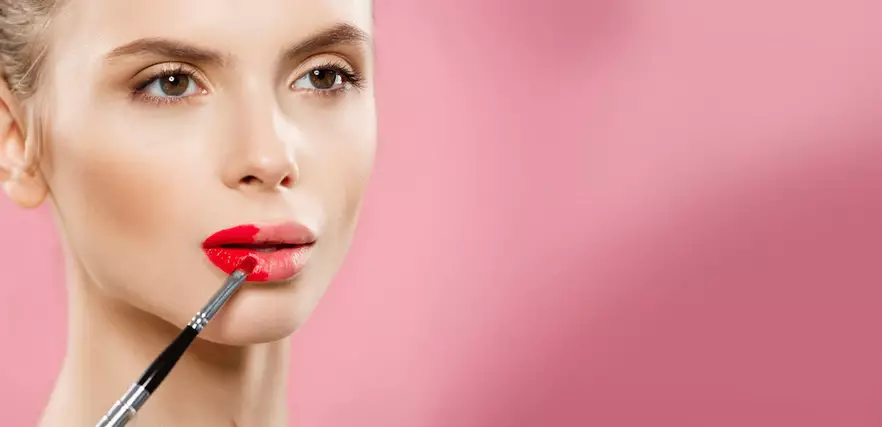 Tips agar lipstik tahan lama di bibir Berbagai sumber
