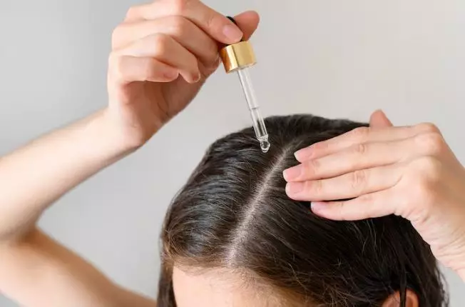 Tips pakai hair dryer agar rambut tidak rusak freepik.com Tips pakai hair dryer agar rambut tidak rusak freepik.com