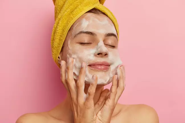 Rahasia wajah cerah bersinar Sari Nila Berbagai sumber