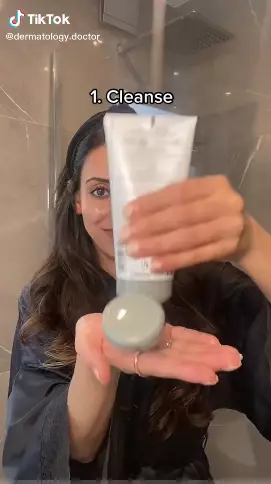 Cara simple merawat wajah dengan teknik slugging Berbagai sumber Cara simple merawat wajah dengan teknik slugging Berbagai sumber