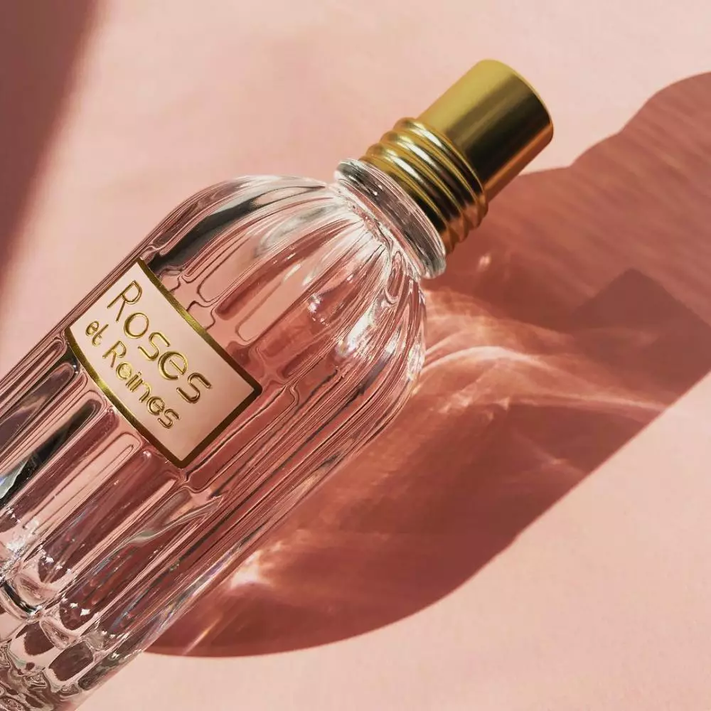 <img style= <img style=