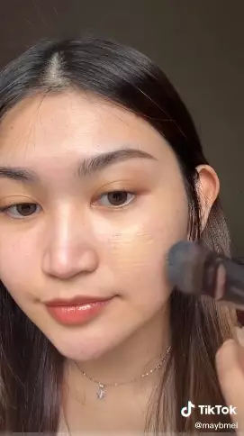 Trik pakai foundation ala MUA Korea Berbagai sumber