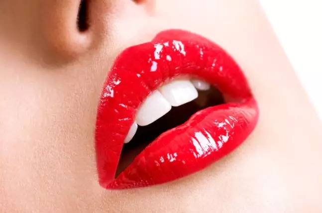 Cara merias bibir agar tampak lebih tebal freepik.com Cara merias bibir agar tampak lebih tebal freepik.com