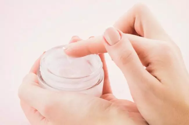 Tips makeup bagi pemilik kulit sensitif freepik.com