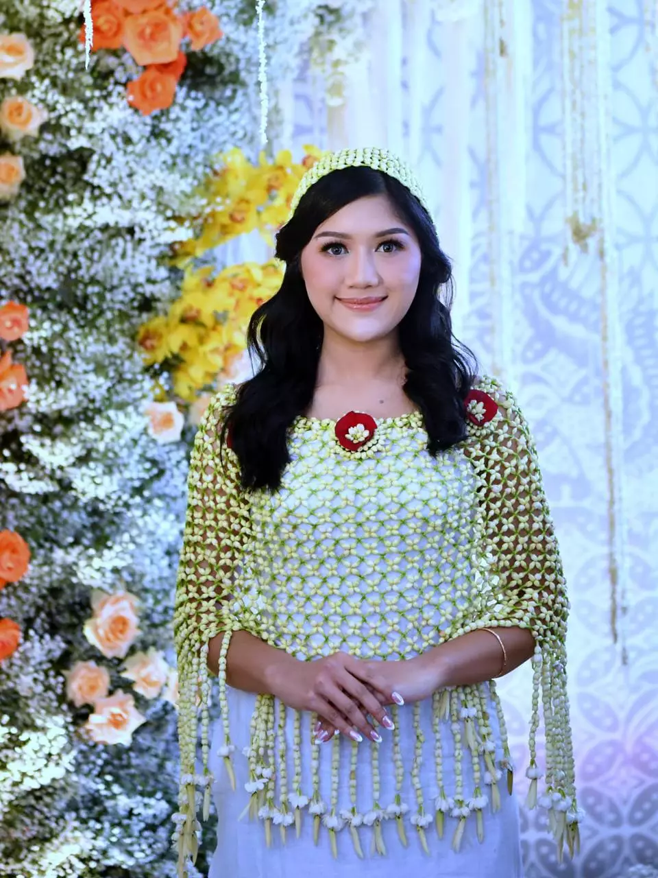 Detail makeup pengajian sampai resepsi pernikahan Erina Gudono Berbagai sumber Detail makeup pengajian sampai resepsi pernikahan Erina Gudono Berbagai sumber