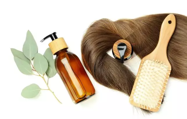 Tips gunakan hair tonic pada rambut rontok freepik.com