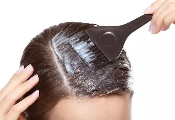 Cara memanjangkan rambut ala Anggun C Sasmi Berbagai sumber