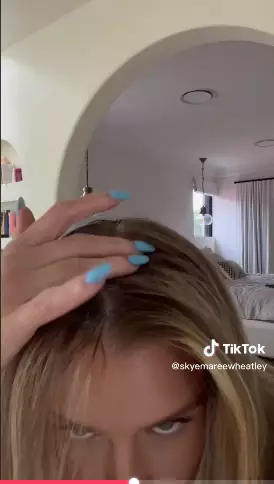 Cara mudah gunakan hair oil Berbagai sumber