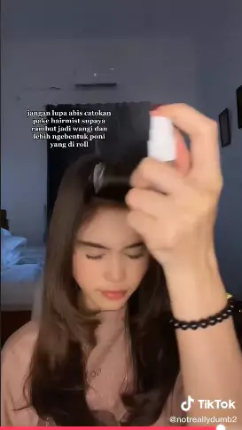 Trik simpel agar rambut tidak mengembang Berbagai sumber