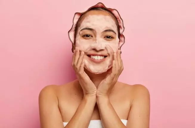 Skincare rutin atasi wajah berjerawat ala Shareefa Daanish Berbagai sumber