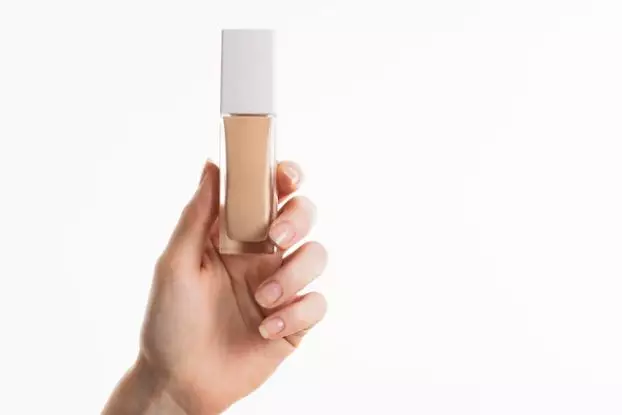 Cara gunakan concealer yang tepat agar hasil optimal freepik.com