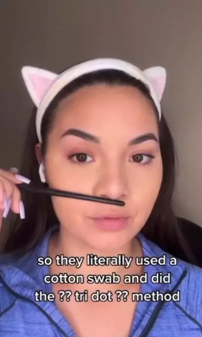 Teknik pengaplikasian blush on di era 90-an Instagram Teknik pengaplikasian blush on di era 90-an Instagram