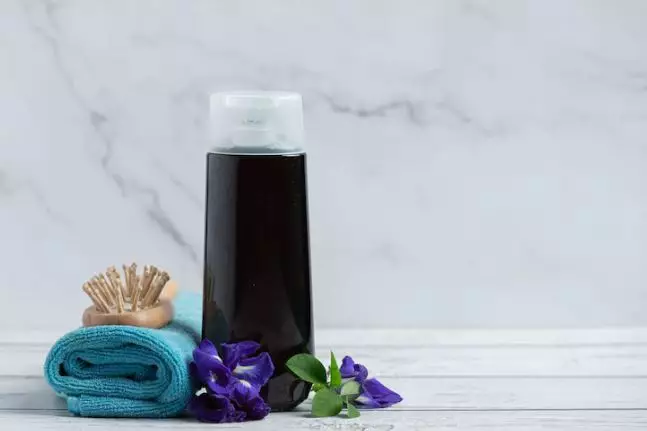 Perawatan rambut ala Marsha Timothy Berbagai sumber