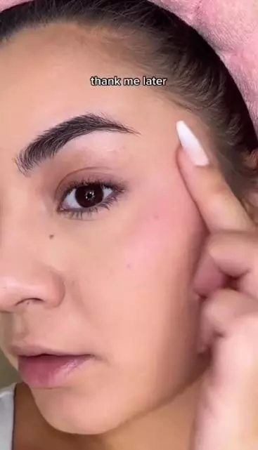 Trik simpel dapatkan tampilan blush yang lebih natural hanya pakai 2 produk Instagram Trik simpel dapatkan tampilan blush yang lebih natural hanya pakai 2 produk Instagram