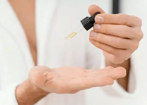 Cara gunakan face oil agar hasil optimal freepik.com