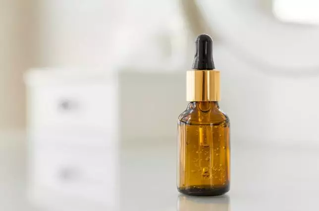 Cara gunakan face oil agar hasil optimal freepik.com