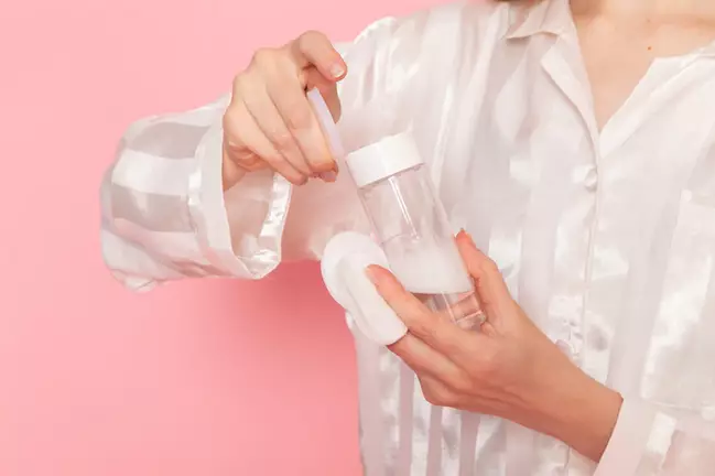 Cara perawatan wajah berjerawat ala Angela Gilsha Berbagai sumber