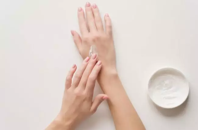 Cara pakai body scrub agar lebih efektif freepik.com